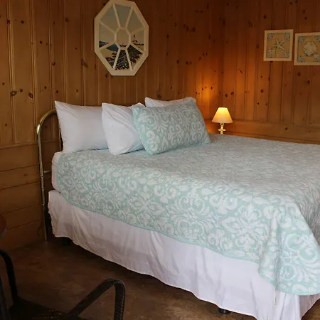 Town & Beach Motel-2