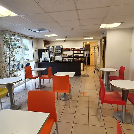 Première Classe Annemasse Ville La Grand-2