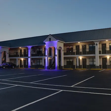 Travelodge By Wyndham Calhoun South I-75-2