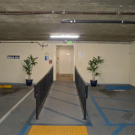 Jolly Roger Hotel-2