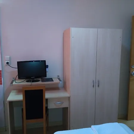 Hostal Falfes-2