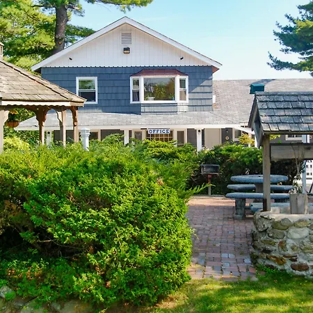 Kittery Inn & Suites-2