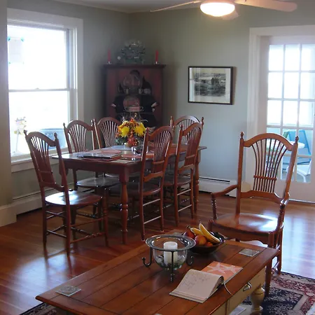 Seafarer Inn-3