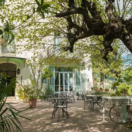Logis Hôtel La Bellaudière-3