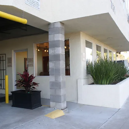 Airport Inn-3