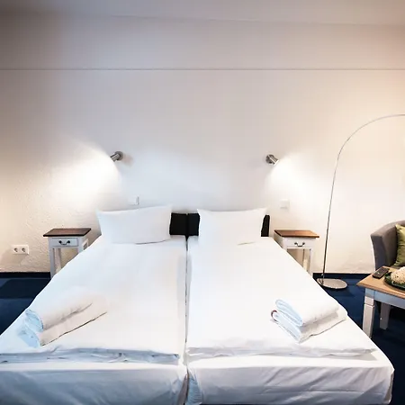 Arcade Hotel&Hostel Hamburg-3