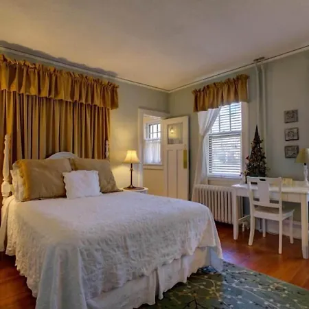 Brown Street Inn Bed And Breakfast-3