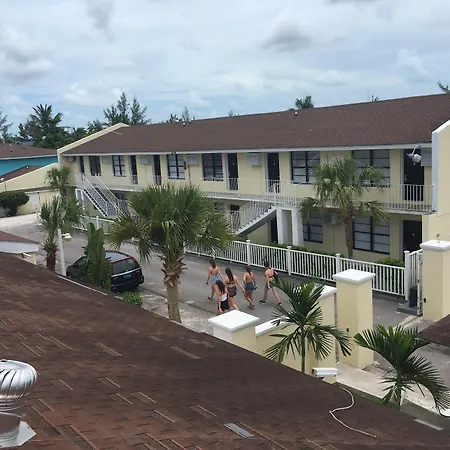 Colony Club Inn & Suites-2