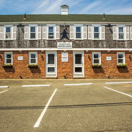 Bearskin Neck Motor Lodge-3