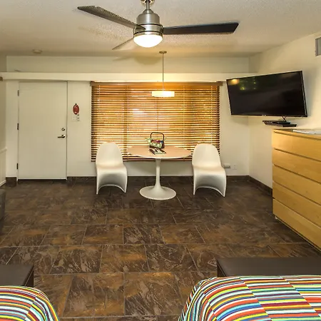 Desert Riviera Hotel - A Town & Desert Boutique Hotel-3