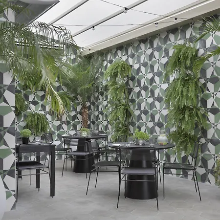 Yoo2 Rio de Janeiro, Tapestry Collection by Hilton-3