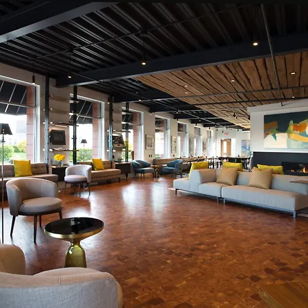 250 Main Hotel-2