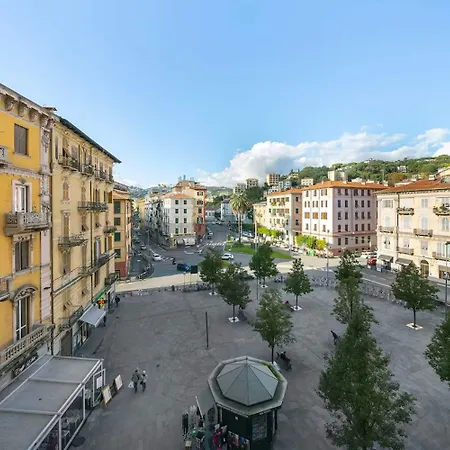 Cinque Terre Gateway-3