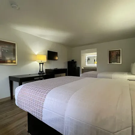 Tricove Inn & Suites-2