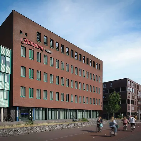 Hampton By Hilton Amsterdam Centre East-2