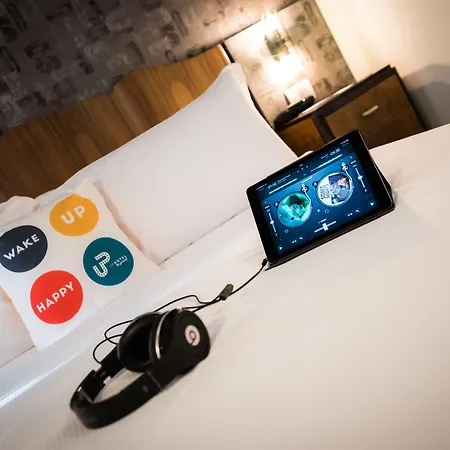 Up Hotel-3