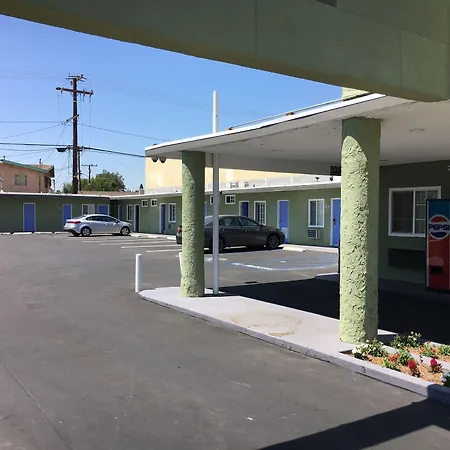 Town House Motel-2