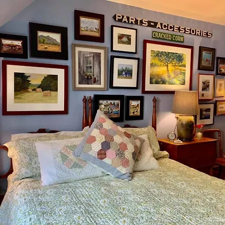 The Dolon House Bed & Breakfast!-2
