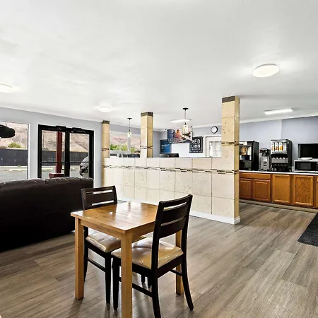 Red Lion Inn & Suites Yakima-3