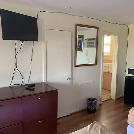 Sunset Inn (Adults Only)-3