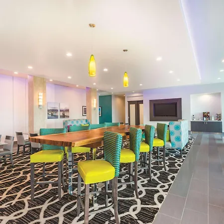 La Quinta Inn & Suites By Wyndham Cleveland Near Lee Univ-3
