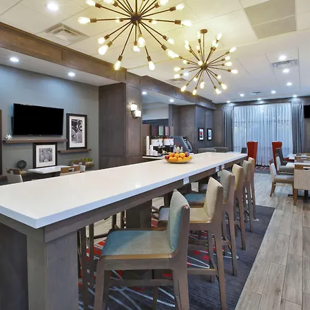 Hampton Inn By Hilton Detroit Dearborn, Mi-3