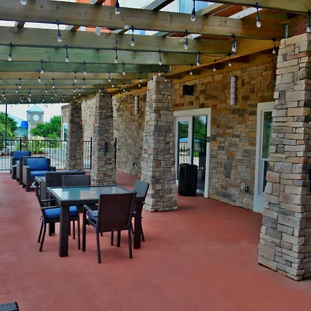 Best Western Plus Airport Inn & Suites-3
