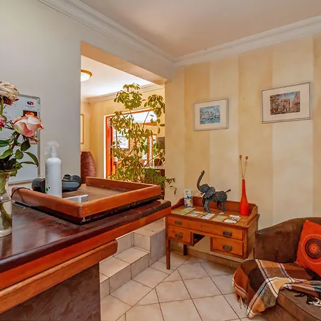 The Dorr Guest House-3