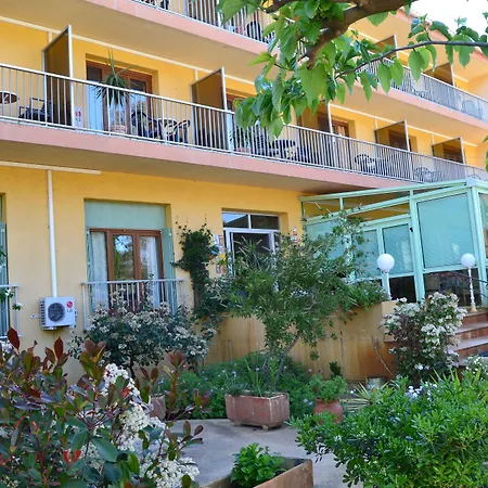 Hotel Cyrnea-3