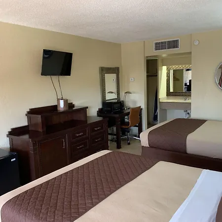 Rodeway Inn-3