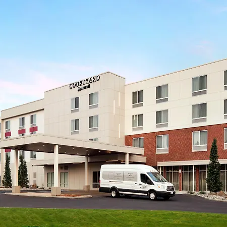 Courtyard By Marriott Pullman-3