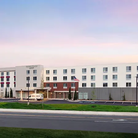 Courtyard By Marriott Pullman-2