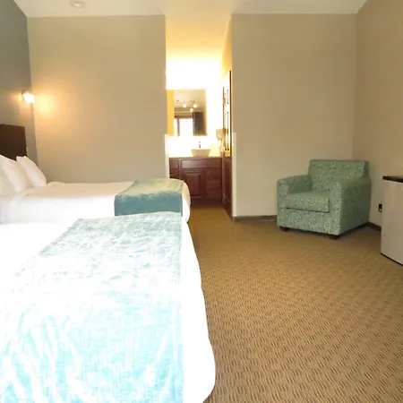 Edgewater Hotel And Suites-3