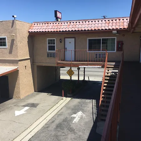 Norwalk Inn & Suites-2