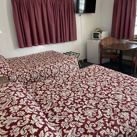 Colonial Motel-3