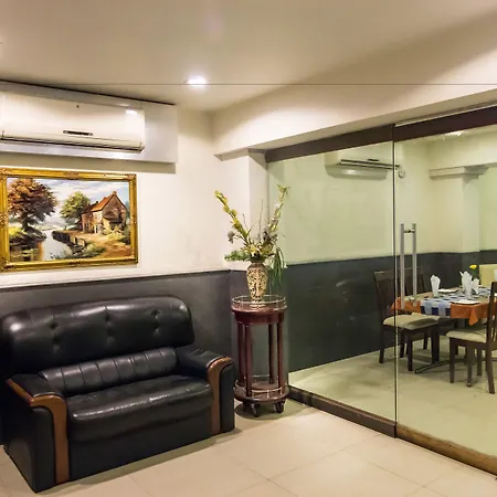 Capital O Hotel Central Park Near Birla Mandir-2