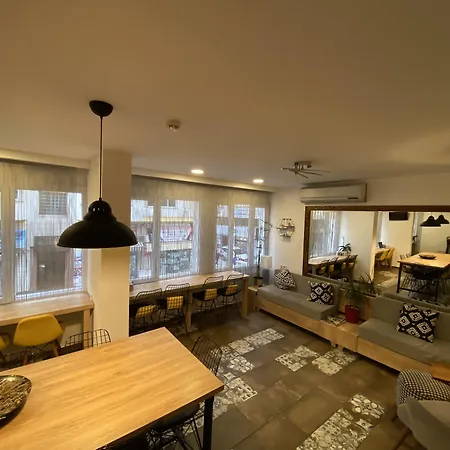 Piano Hotel-2