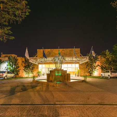Carlton Plaza Baobá-3