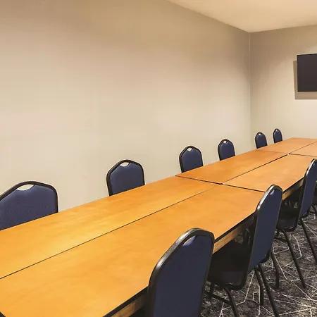 La Quinta Inn & Suites By Wyndham Atlanta South - Mcdonough-2