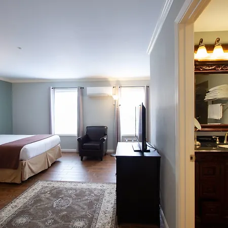 The Dahlonega Square Hotel-3