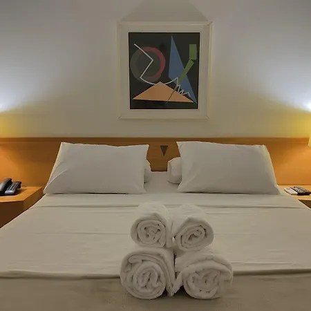Hotel Canada-2