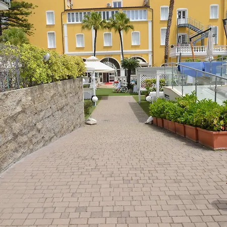 Mediterraneo Palace Hotel-3