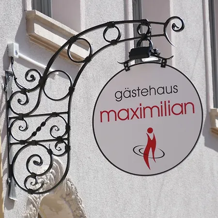 Maximilian-2