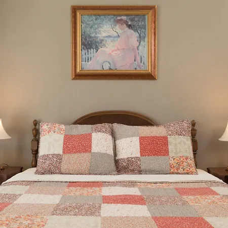 Ringling House Bed & Breakfast-2