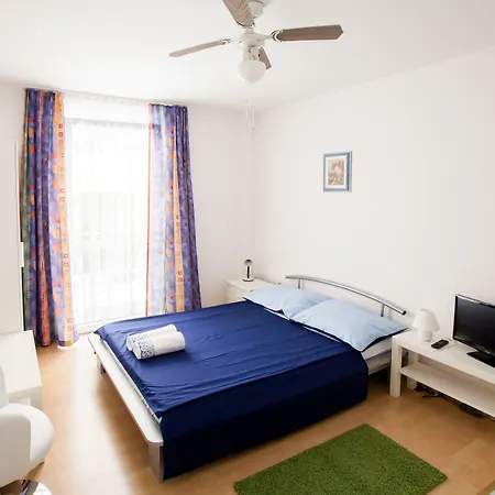 Friendly People'S Guest House-2