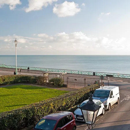 Hamptons Brighton-2