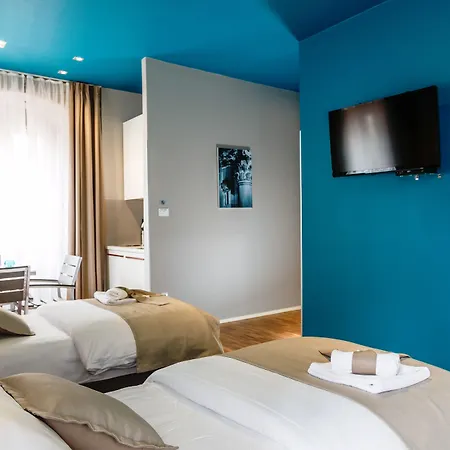 Riva Luxury Rooms-3