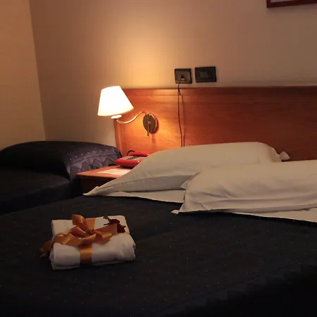 Lion'S Hotel-2