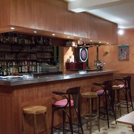 Hotel De La Pomme D'Or-2