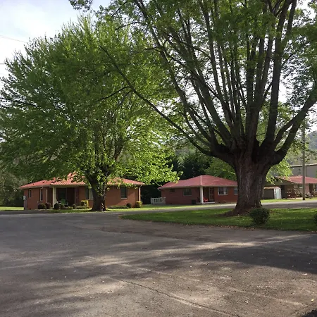 Phillips Historic Motel & Cottages-2